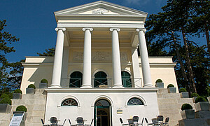 Gloriette, ehemaliger Marientempel von aussen