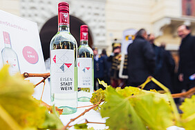 EisenStadtwein vor dem Rathaus